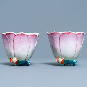 A pair of Chinese famille rose 'magnolia' bowls, Yongzheng — photo 3