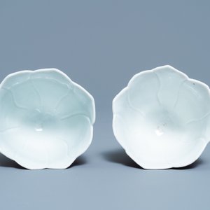 A pair of Chinese famille rose 'magnolia' bowls, Yongzheng — photo 6