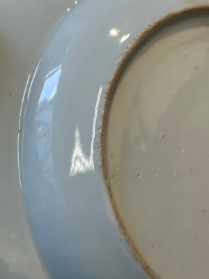 A pair of Chinese famille rose 'magpie and peony' plates with bianco-sopra-bianco rims, Yongzheng — photo 9