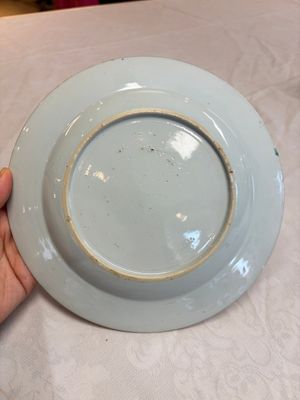 A pair of Chinese famille rose 'Magu' plates, Yongzheng/Qianlong — 照片 19