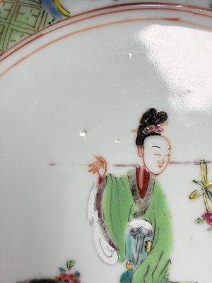 A pair of Chinese famille rose 'Magu' plates, Yongzheng/Qianlong — 照片 4