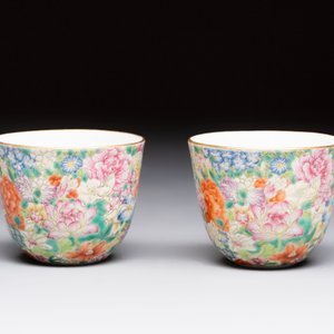 A pair of Chinese famille rose 'millefleurs' cups with a presentation box, Jiaqing mark, Republic — photo 3