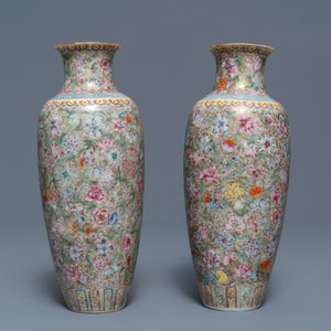 A pair of Chinese famille rose 'millefleurs' eggshell vases, Qianlong mark, Republic, 20th C. — 照片 5