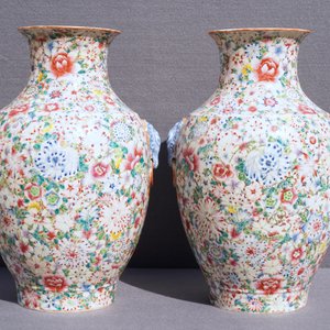 A pair of Chinese famille rose 'millefleurs' vases, Qianlong mark, Republic, 20th C. — 照片 7