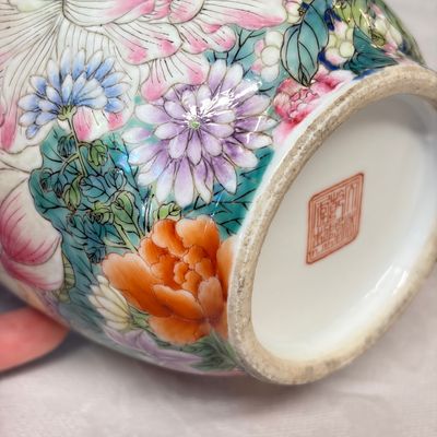 A pair of Chinese famille rose 'Millefleurs' vases with lion-head handles — photo 24