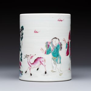A pair of Chinese famille rose models of a boy riding a qilin and a bitong, 19/20th C. — photo 11