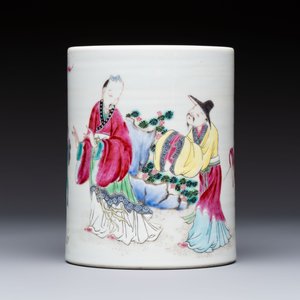 A pair of Chinese famille rose models of a boy riding a qilin and a bitong, 19/20th C. — foto 8