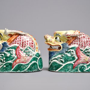 A pair of Chinese famille rose models of dragons, Qianlong/Jiaqing — 照片 4