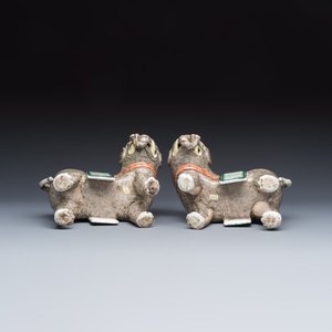 A pair of Chinese famille rose models of elephants — foto 7
