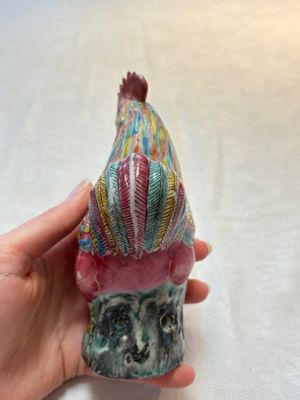 * A pair of Chinese famille rose models of roosters, 18/19th C. — photo 2
