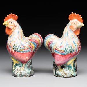 * A pair of Chinese famille rose models of roosters, 18/19th C. — photo 4