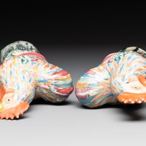 * A pair of Chinese famille rose models of roosters, 18/19th C. — photo 6
