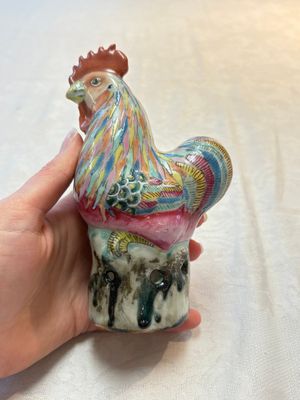 A pair of Chinese famille rose models of roosters, 18/19th C. — foto 12