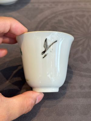 A pair of Chinese famille rose 'monkey and deer' cups and saucers, Tongzhi mark and of the period — photo 4