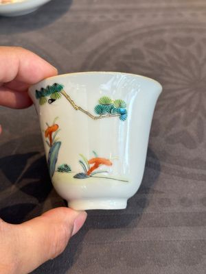 A pair of Chinese famille rose 'monkey and deer' cups and saucers, Tongzhi mark and of the period — photo 5