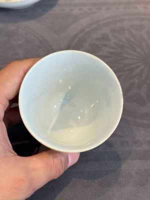 A pair of Chinese famille rose 'monkey and deer' cups and saucers, Tongzhi mark and of the period — photo 7