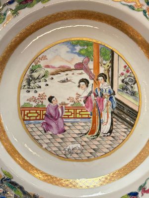 A pair of Chinese famille rose monogrammed plates, Daoguang — photo 2