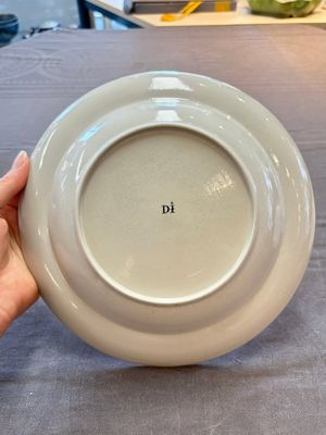 A pair of Chinese famille rose monogrammed plates, Daoguang — photo 7