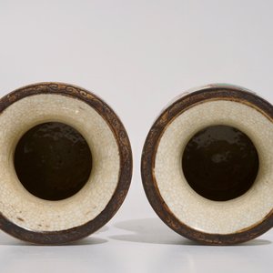 A pair of Chinese famille rose Nanking crackle glaze warrior vases, 19th C. — 照片 6