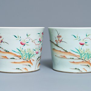 A pair of Chinese famille rose 'nine peaches' jardinières, 19th C. — 照片 3