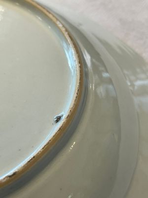 A pair of Chinese famille rose octagonal armorial plates, Qianlong — foto 6