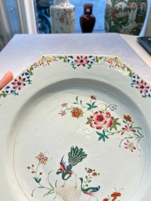 A pair of Chinese famille rose octagonal 'Peacock' dishes, Qianlong — foto 5