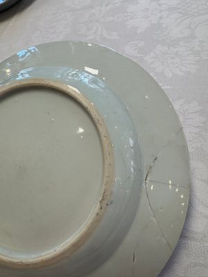 A pair of Chinese famille rose 'Peacock and Flowers' plates, Yongzheng — foto 21