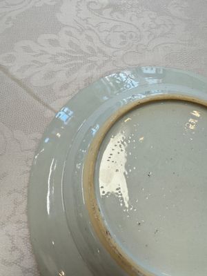 A pair of Chinese famille rose 'Peacock and Flowers' plates, Yongzheng — foto 8