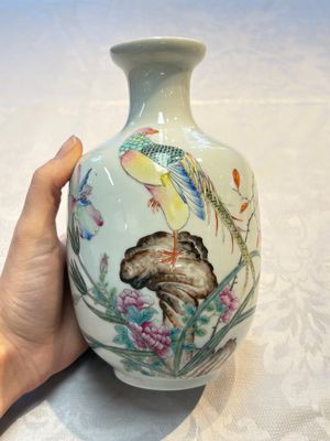 A pair of Chinese famille rose 'Pheasants' vases, Qianlong mark, Republic — photo 8