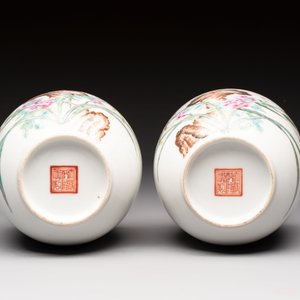 A pair of Chinese famille rose 'Pheasants' vases, Qianlong mark, Republic — photo 6