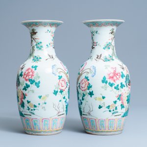 A pair of Chinese famille rose 'phoenix' vases, 19th C. — 照片 2