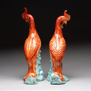 A pair of Chinese famille rose phoenixes and a rooster, Jingdezhen mark, 20th C. — photo 4