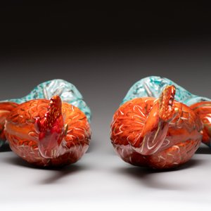 A pair of Chinese famille rose phoenixes and a rooster, Jingdezhen mark, 20th C. — photo 6