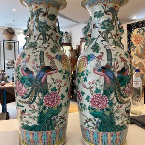 A pair of Chinese famille rose 'phoenixes and pheasants' vases, 19th C. — 照片 9