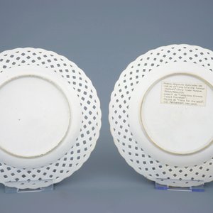 A pair of Chinese famille rose pierced border plates with floral design, Qianlong, 18th C. — photo 2