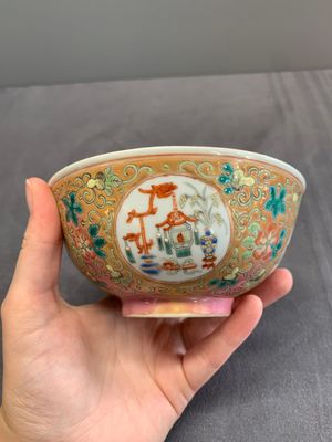A pair of Chinese famille rose pink-ground 'antiquities' bowls, Zhengde mark, 19th C. — photo 5