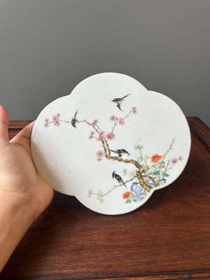 A pair of Chinese famille rose plaques with birds among blossoming branches, 19th C. — photo 2