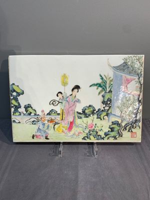 A pair of Chinese famille rose plaques with garden scenes, 19/20th C. — photo 1
