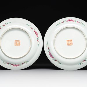 A pair of Chinese famille rose plates and a saucer for the Straits or Peranakan market, 19th C. — photo 3