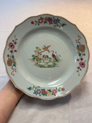 A pair of Chinese famille rose plates and one dish with birds and floral design, Qianlong — photo 17