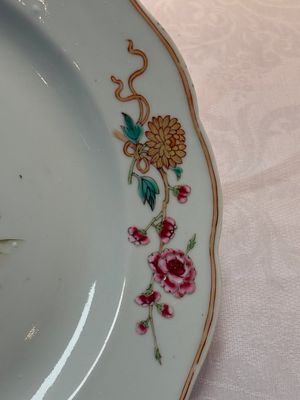 A pair of Chinese famille rose plates and one dish with birds and floral design, Qianlong — photo 20