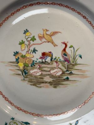 A pair of Chinese famille rose plates and one dish with birds and floral design, Qianlong — photo 2