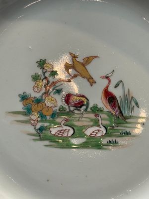 A pair of Chinese famille rose plates and one dish with birds and floral design, Qianlong — photo 10