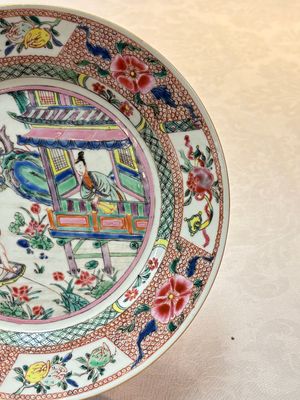 A pair of Chinese famille rose plates with a lady and boys in a boat, Yongzheng/Qianlong — photo 11