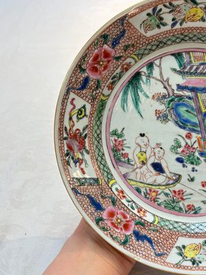 A pair of Chinese famille rose plates with a lady and boys in a boat, Yongzheng/Qianlong — photo 13
