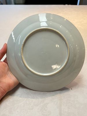 A pair of Chinese famille rose plates with a lady and boys in a boat, Yongzheng/Qianlong — photo 7