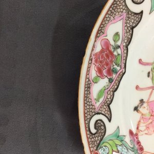 A pair of Chinese famille rose plates with a lady in a chariot, Yongzheng — photo 3