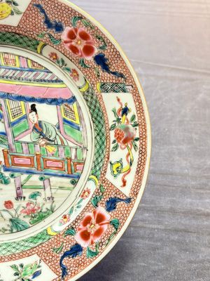 A pair of Chinese famille rose plates with figural design, Yongzheng/Qianlong — photo 12