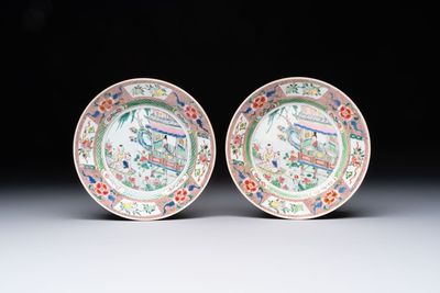 A pair of Chinese famille rose plates with figural design, Yongzheng/Qianlong
