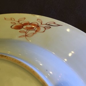A pair of Chinese famille rose plates with phoenixes, Qianlong, ca. 1730-1740 — photo 10